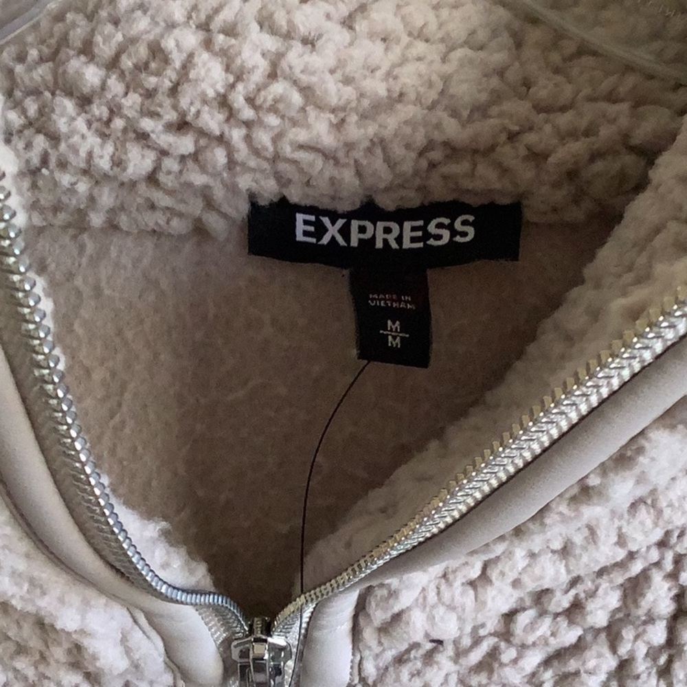 Adorable  Fall Jacket by Express 💛💛🖤NWT - Picture 2 of 9